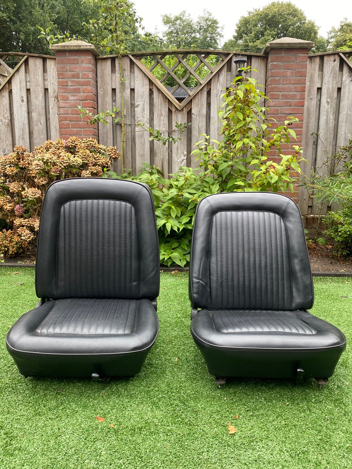 Biedprijs verlaagd! Orginele ‘68 mustang stoelen met sleedes, Auto-onderdelen, Ophalen, Ford