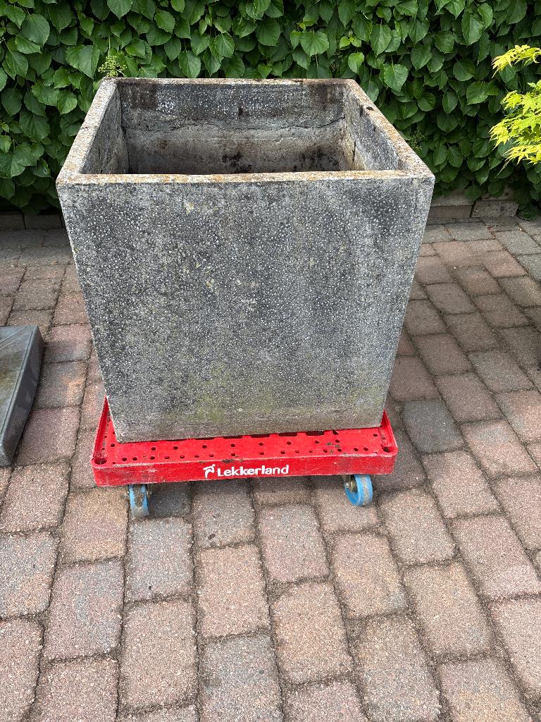 Granieten plantenbak, Tuin en Terras, Bloembakken en Plantenbakken, Ophalen, Steen, Gebruikt, Vierkant