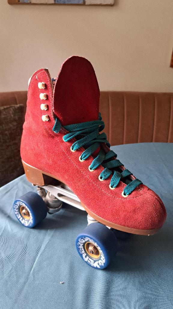 Rode Moxi rolschaatsen 37-38, Sport en Fitness, Overige typen, Zo goed als nieuw, Dames, Ophalen