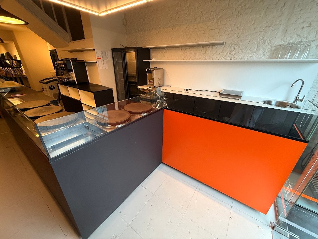 Horeca werktoog met kasten en achterwerkblad, Ophalen