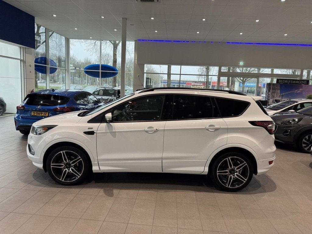 Ford Kuga 1.5 EcoBoost ST Line Panoramadak Trekhaak Camera S, Auto's, Ford, 12 maanden, 4 cilinders, Wit, Origineel Nederlands