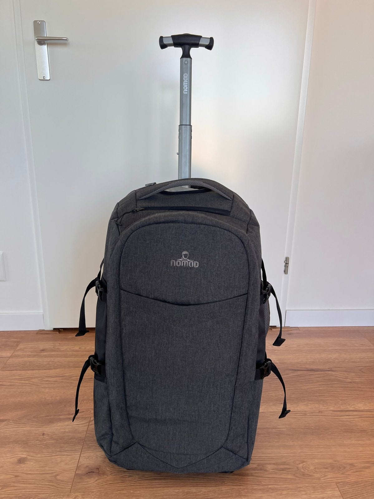 Grijze Nomad 65L 2-in-1 Reistas/Rugzak, Ophalen, 30 cm of meer, Gebruikt, Minder dan 35 cm
