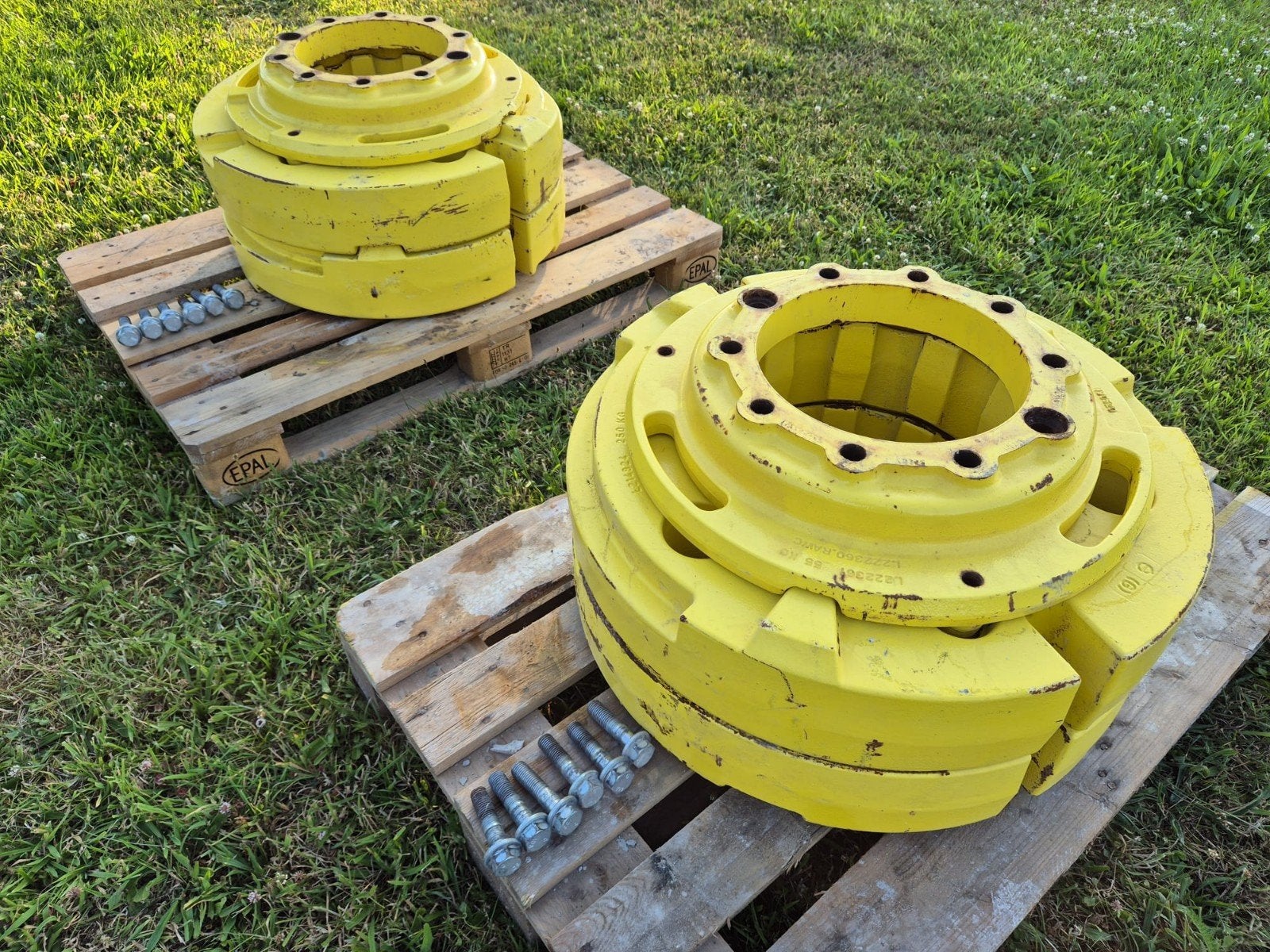 John Deere wielgewichten 4x 250kg en 2x adapters 55kg + bout, Zakelijke goederen, Agrarisch | Onderdelen | Banden, Velgen en Assen