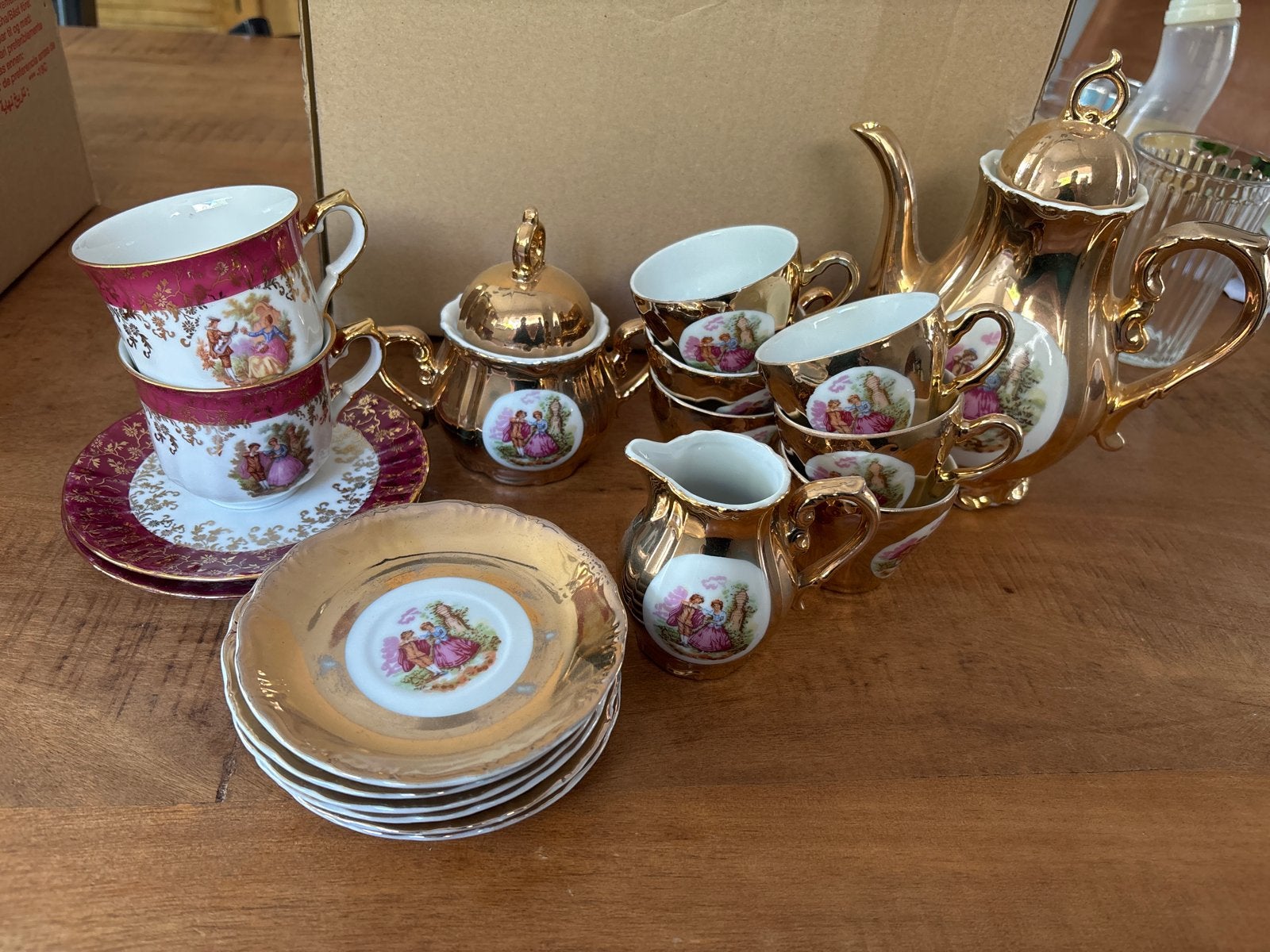 Vintage Versailles theeservies - 19-delig, Antiek en Kunst, Antiek | Servies compleet, Ophalen