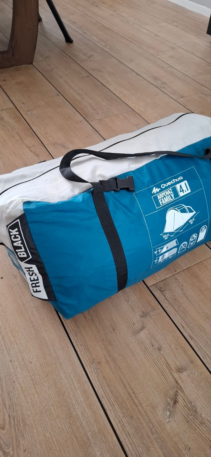 Quechua Arpenaz Family 4.1 Fresh & Black tent, Caravans en Kamperen, Ophalen, Tot en met 4