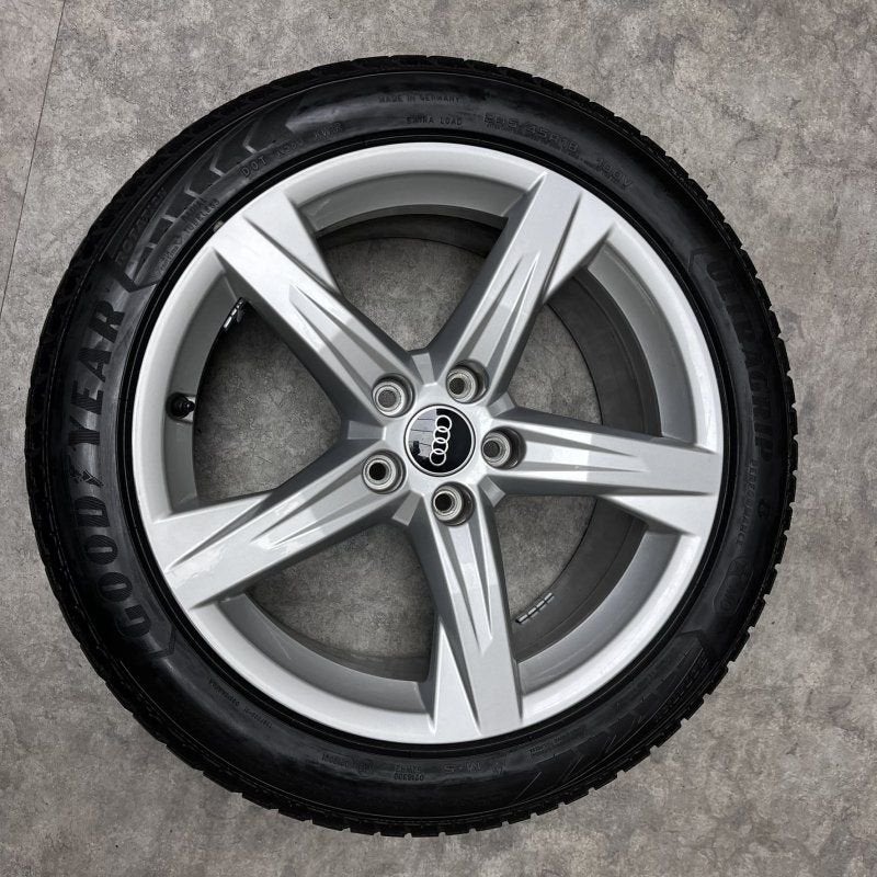 18 inch originele velgen + winterbanden Audi A6 80A601025BE, 18 inch, -, -, Banden en Velgen