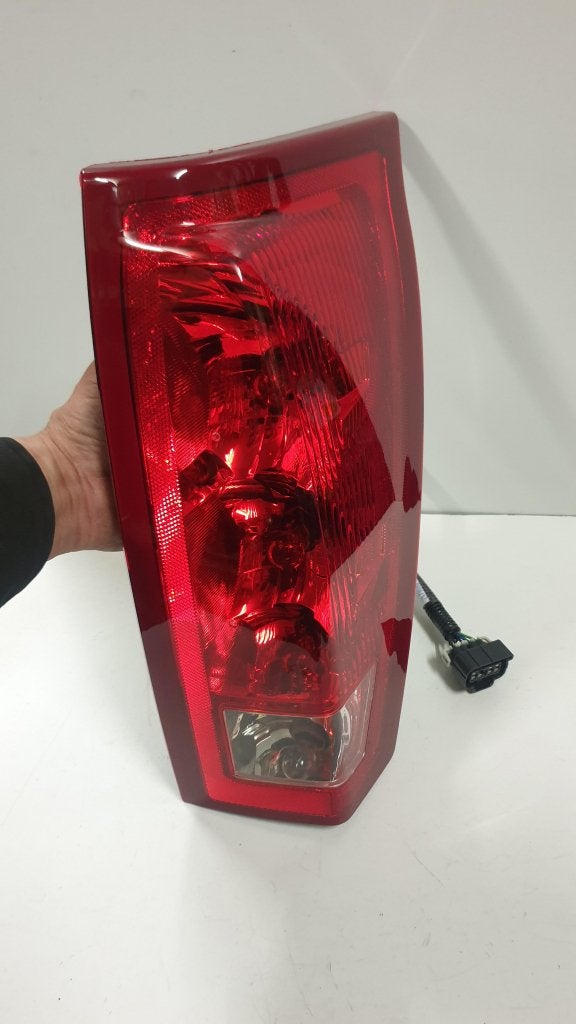 Cadillac Escalade EXT achterlicht 2002-2006, Info@gm.com, Nieuw, Ophalen of Verzenden, P.O. BOX 33170 Detroit, MI 48232-5170