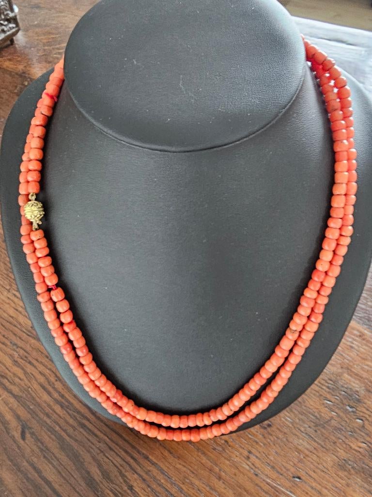 Bloedkoralen collier, Ophalen of Verzenden, Zo goed als nieuw, Steen of Mineraal, Met edelsteen
