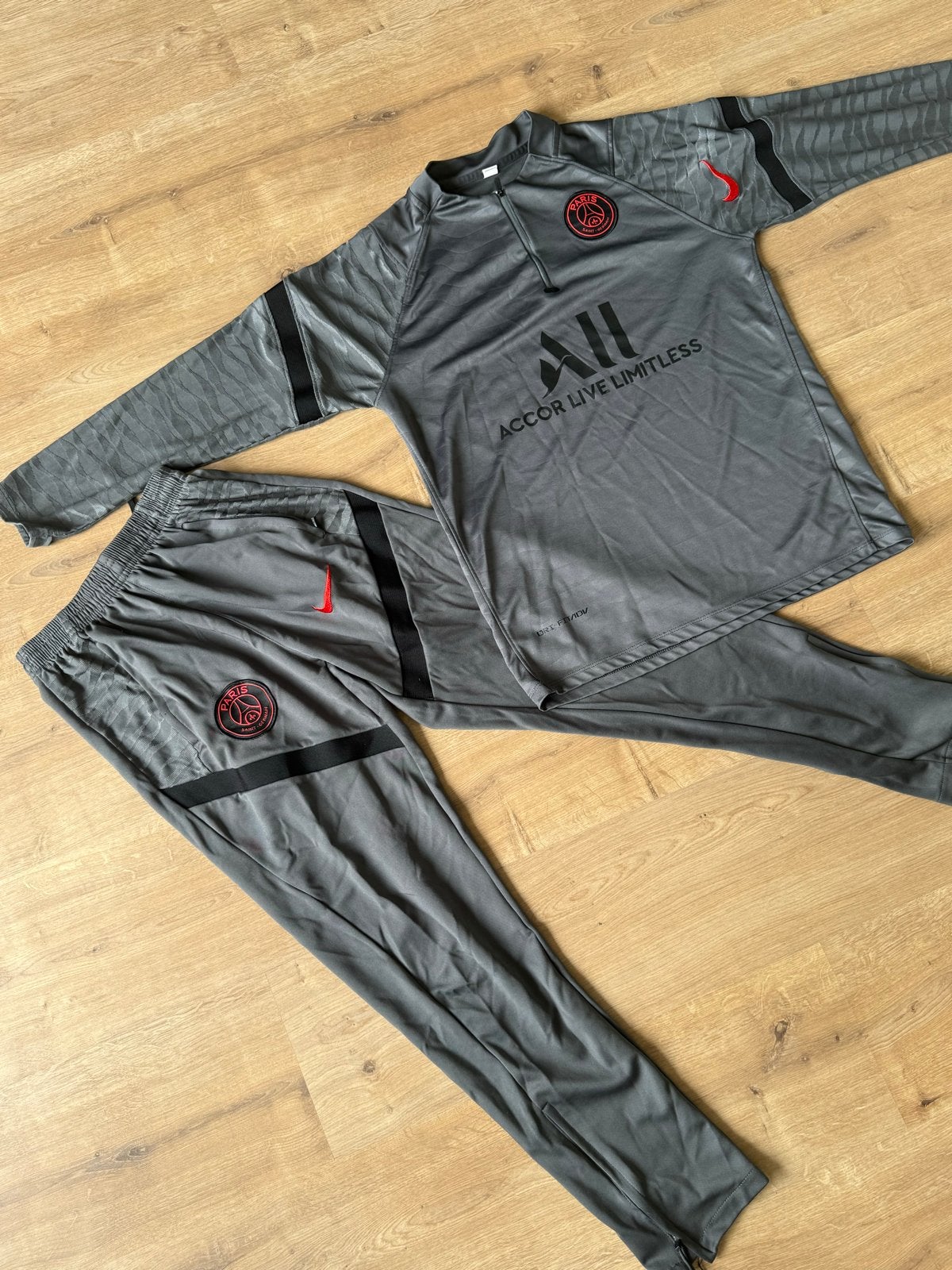 Nike PSG Trainingspak Jongens Maat 18, Ophalen, Zo goed als nieuw, Blauw, Voetbal