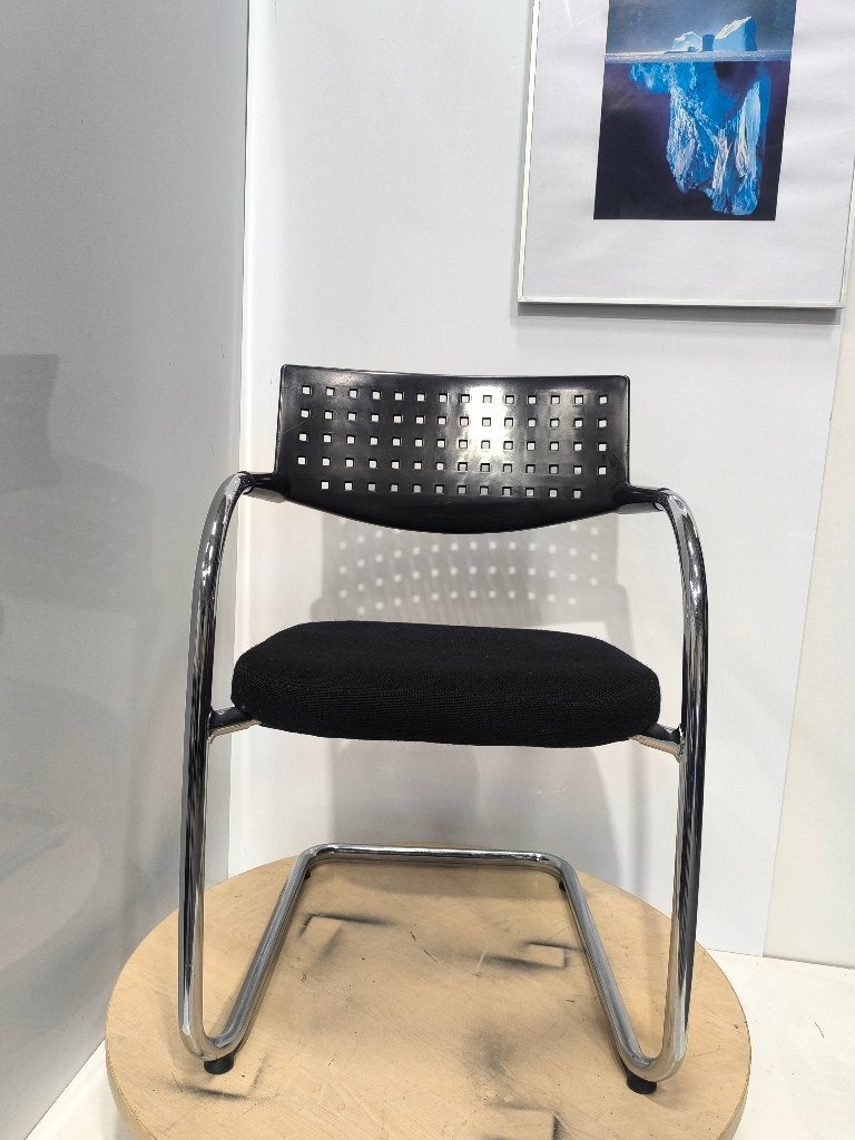 Vitra Visavis vergaderstoel – zwart – chroom onderstel,8st, Gebruikt, Zwart, Ophalen of Verzenden, Stof