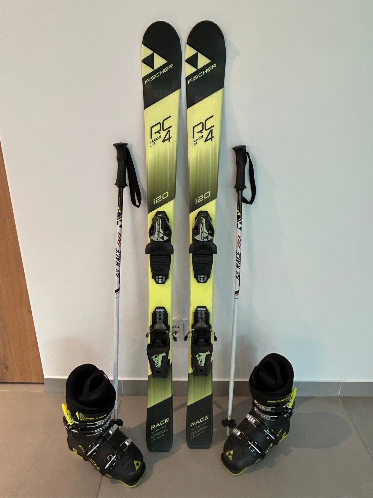 Fischer RC4 Race Ski's 120cm met schoenen mt 23.5 en stokken, Sport en Fitness, 100 tot 140 cm, Ophalen of Verzenden, Skiën, Ski's