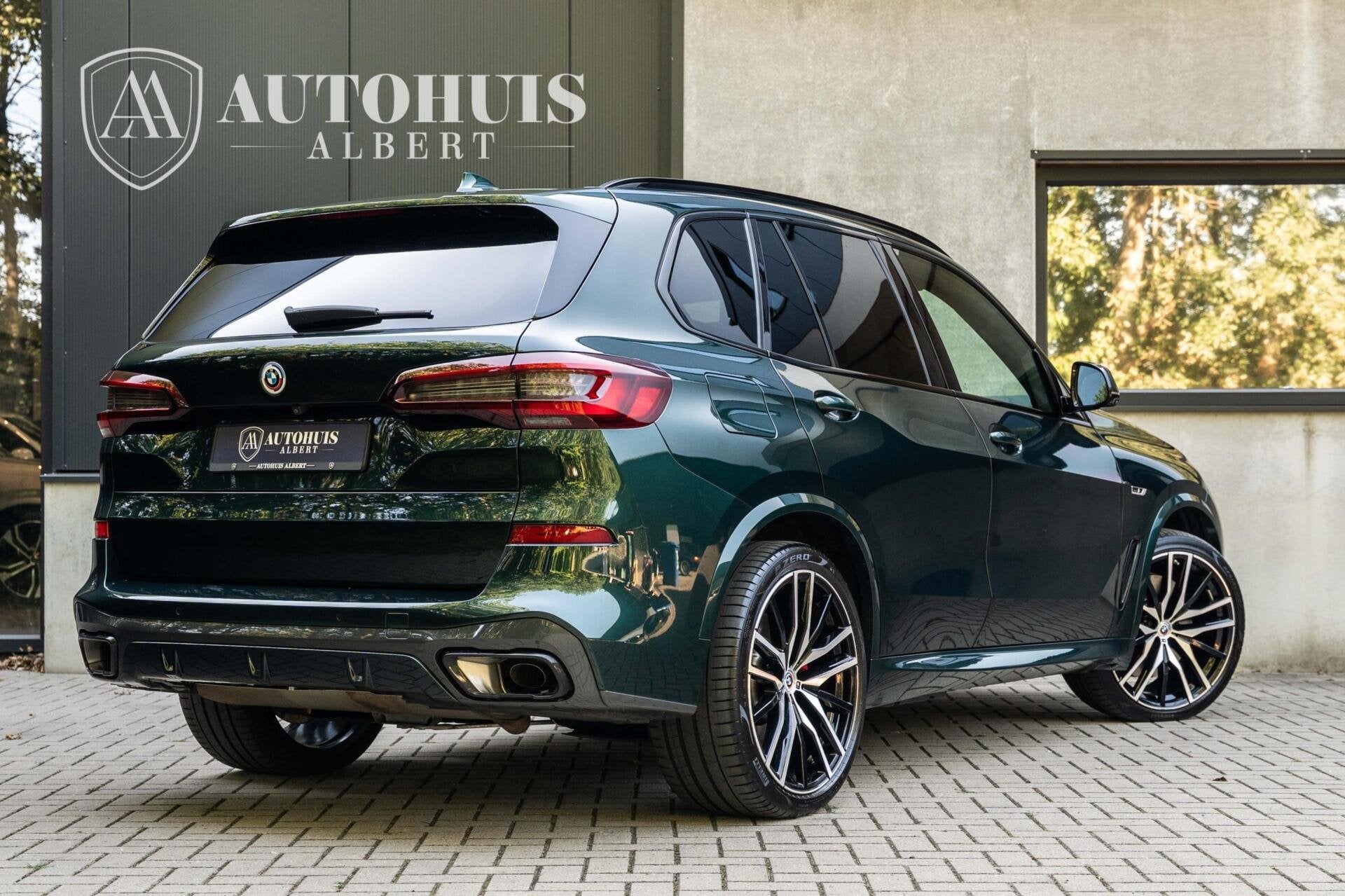 BMW X5 xDrive45e M Sport Pano Softclose HUD H&K Trekhaak 22', Auto's, BMW, Automaat, Gebruikt, 394 pk, Leder