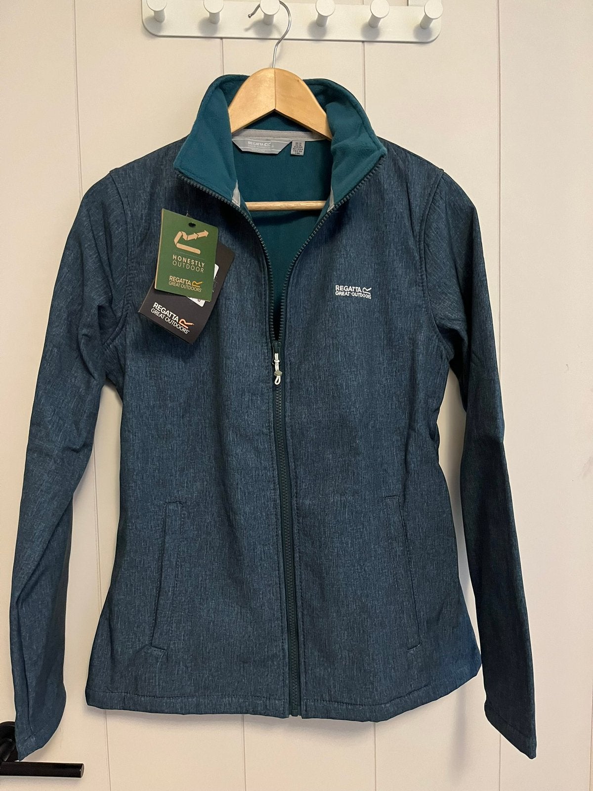 Blauwe softshell jas - Maat M- Regatta- nieuw, Ophalen of Verzenden, Nieuw, Maat 38/40 (M), Blauw