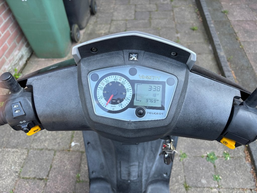 Peugeot viva city, Fietsen en Brommers, Ophalen, Gebruikt, Benzine, 50 cc