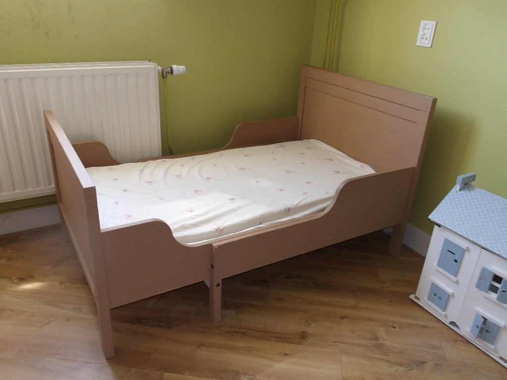 Houten kinderbed - oud roze    massief hout, Gebruikt, 90 cm, Hout, Overige kleuren