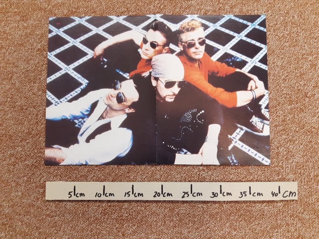 Poster U2 Maat A3 27x39 cm Extreme, Rechthoekig Liggend, Ophalen of Verzenden, Zo goed als nieuw, A1 t/m A3