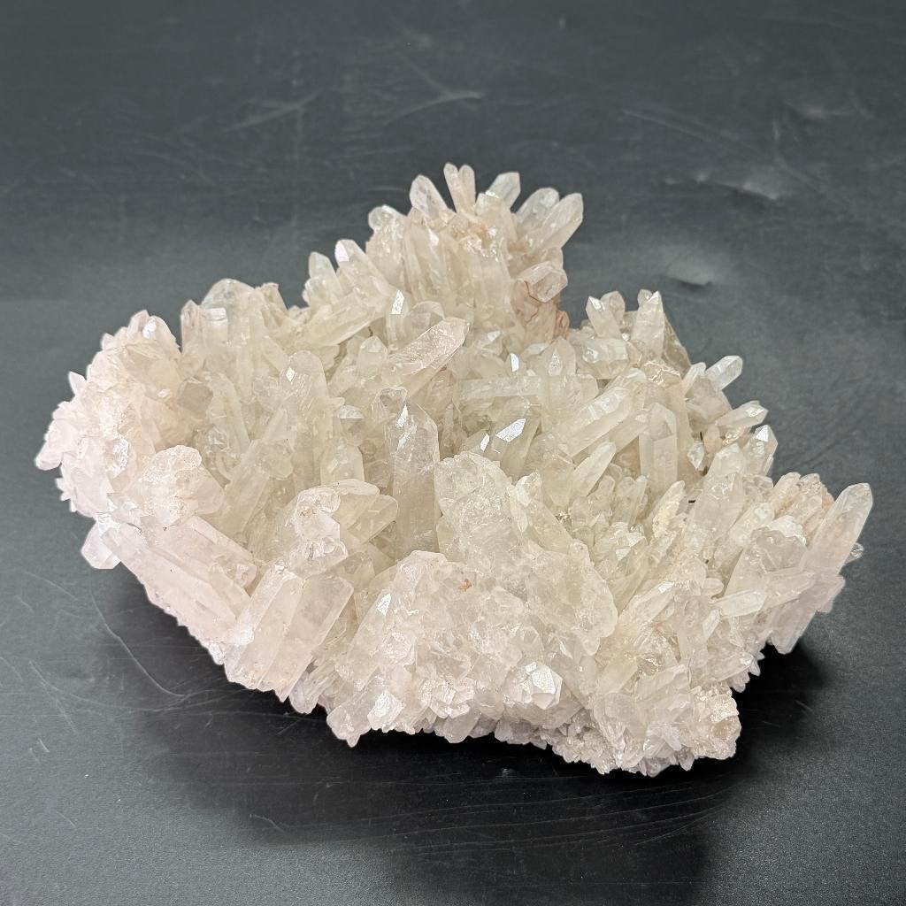Bergkristal cluster Madagaskar van 1,6 kg