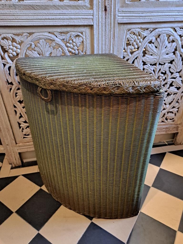 Antieke lloyd loom hoekmand, Ophalen
