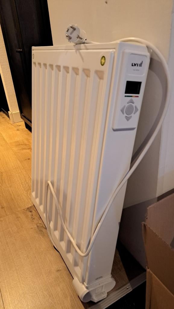 LVI Yali Digital elektrische radiator 750 watt, Doe-het-zelf en Verbouw, Verwarming en Radiatoren, Ophalen, 30 tot 80 cm, 500 tot 800 watt