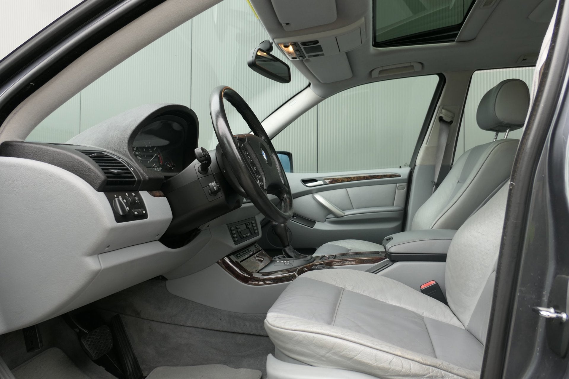 BMW X5 4.4i Youngtimer Schuifdak Memory Navi Stoelverwarming, Automaat, Gebruikt, 138 €/maand, Bedrijf