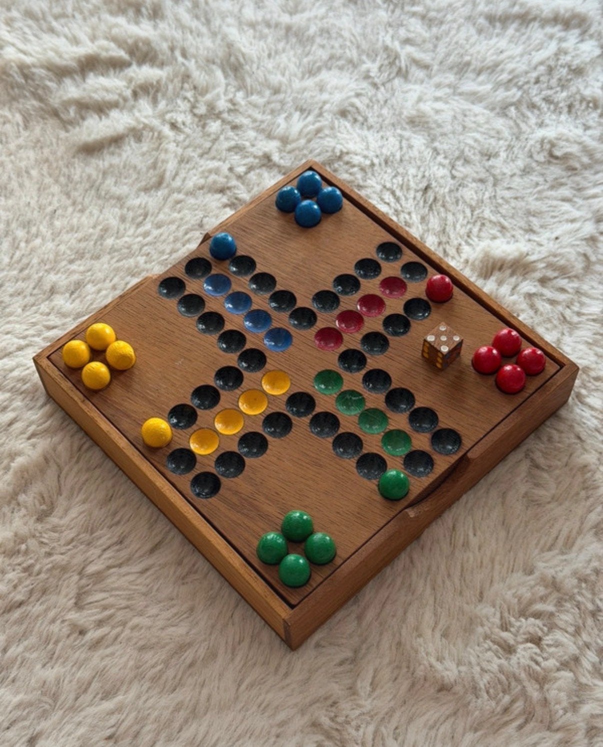Handgemaakt houten Mens Erger Je Niet bordspel, Hobby en Vrije tijd, Gezelschapsspellen | Bordspellen, Een of twee spelers, Ophalen of Verzenden