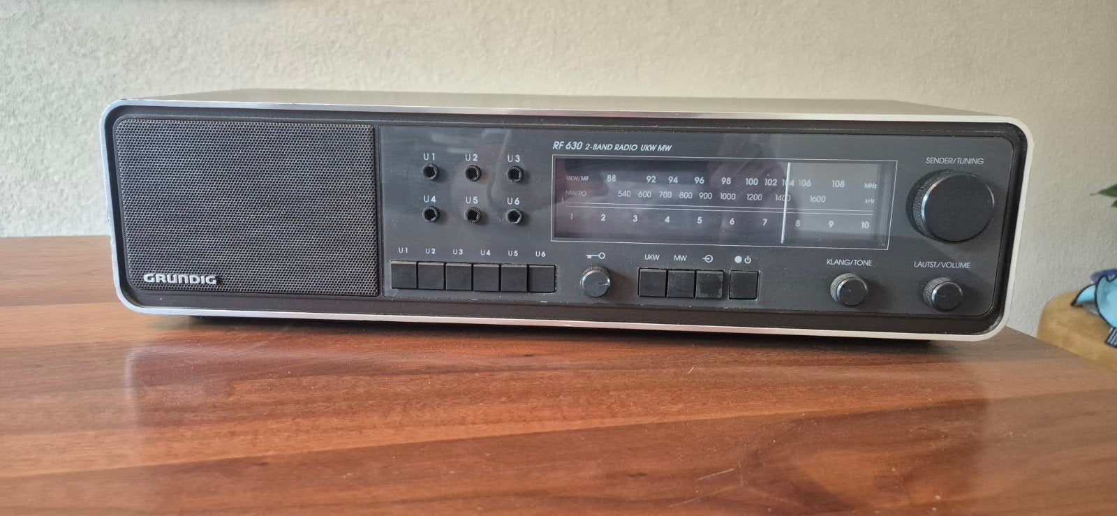 Grundig RF 630 2 Band Radio UKW MW - Vintage Radio, Ophalen of Verzenden, Gebruikt, Radio