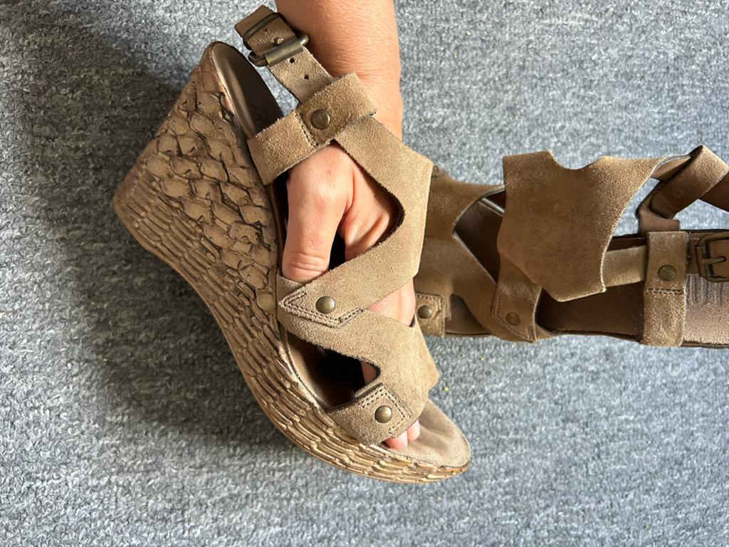 Equo suède sleehak sandalen maat 36, Ophalen of Verzenden, Gedragen, Bruin, Sandalen of Muiltjes