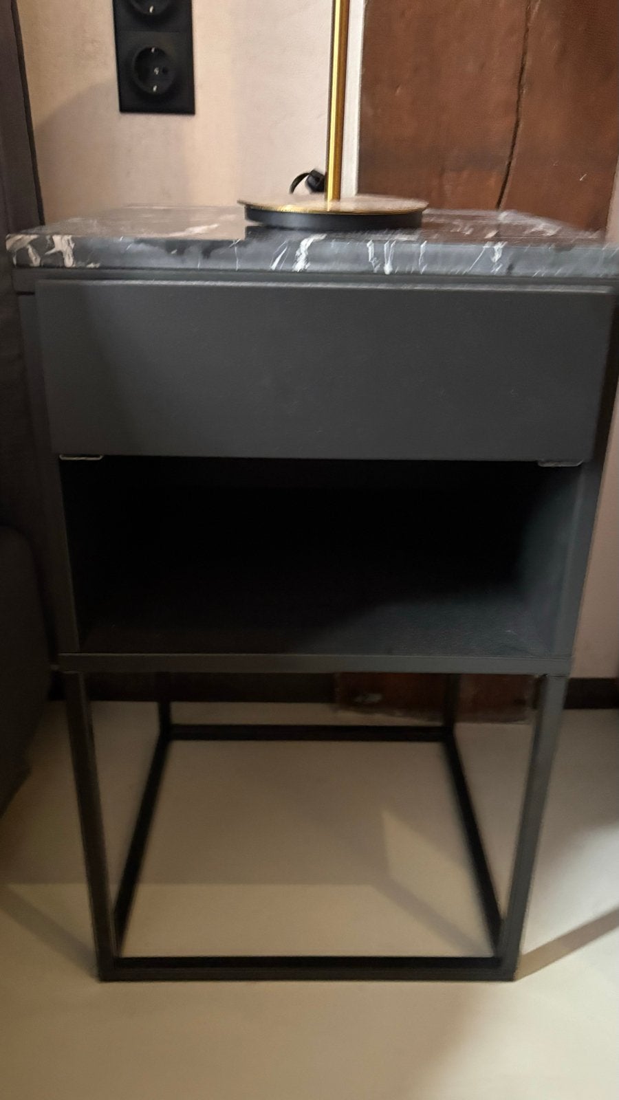 Zwart IKEA nachtkastje VIKHAMMER (zonder stenen plaat), Gebruikt, Minder dan 45 cm, Metaal of Aluminium, 55 tot 70 cm
