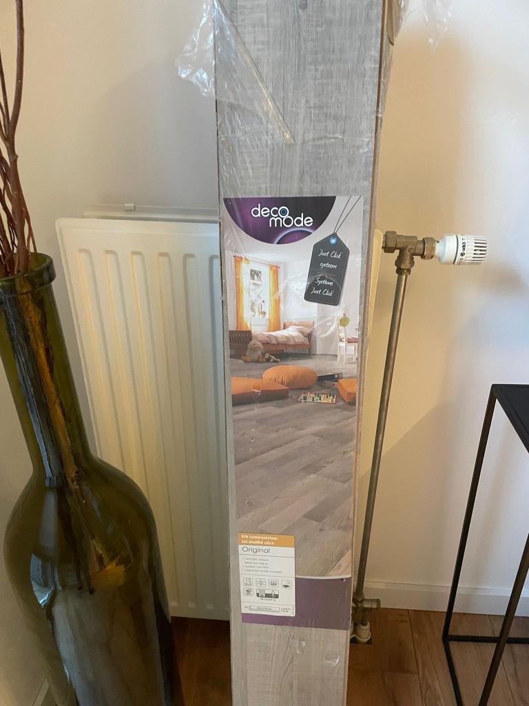 Laminaatvloer grijs, Ophalen, 50 tot 150 cm, Nieuw, 10 m² of meer