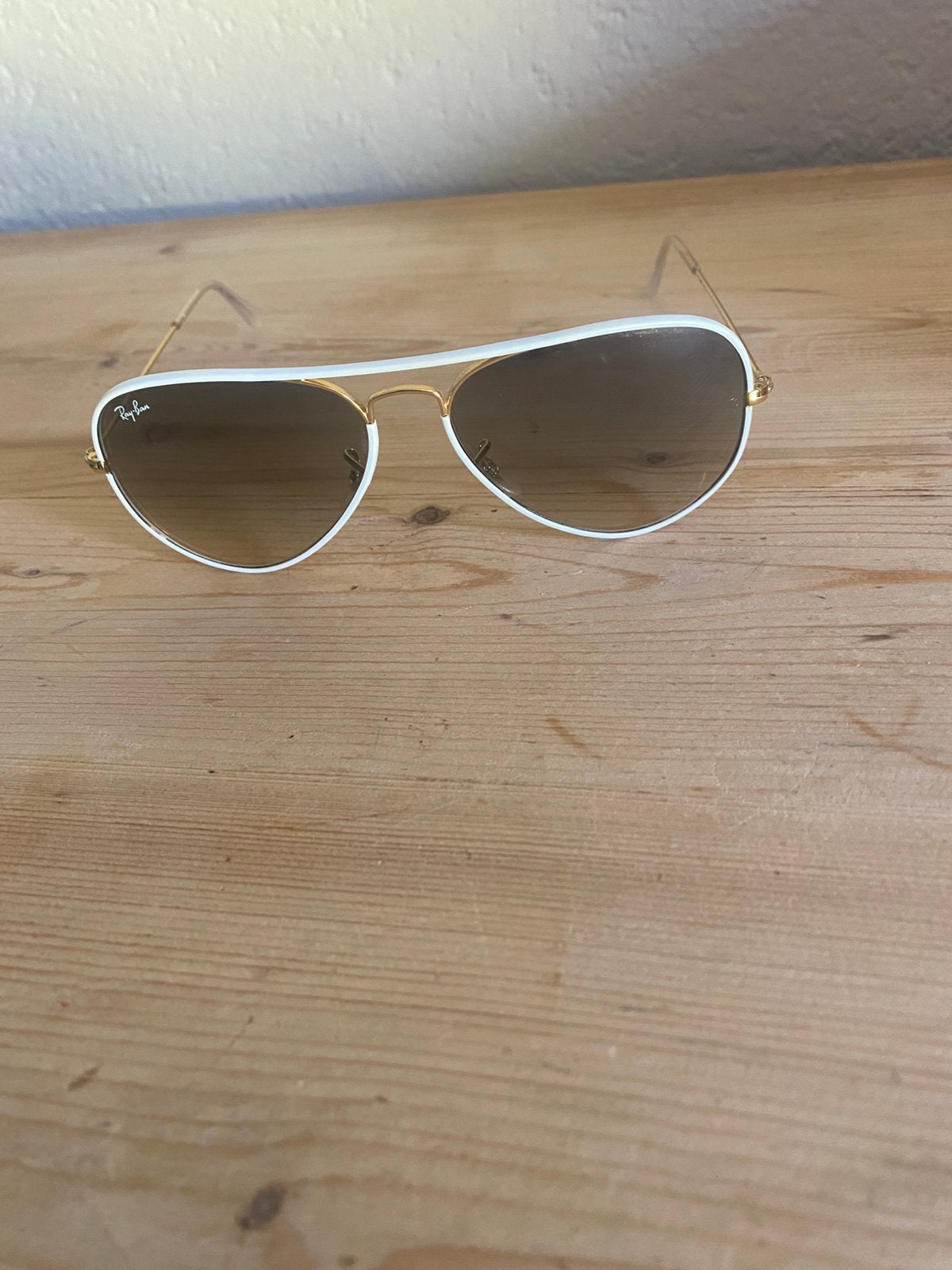 Mooie bril met wit montuur, Gebruikt, Zonnebril, Wit, Ophalen of Verzenden