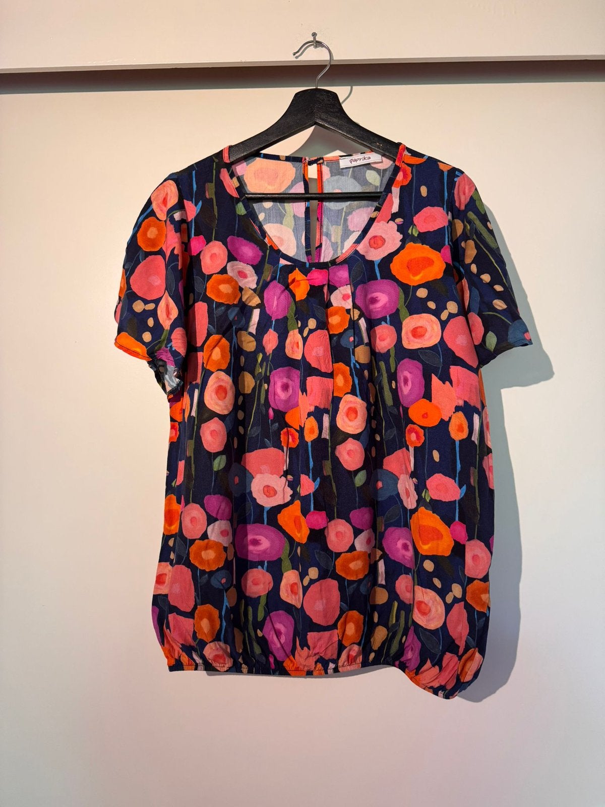 Kleurrijke bloemen blouse van paprika maat 42/44 €5,00, Ophalen of Verzenden, Zo goed als nieuw, Maat 42/44 (L), Overige kleuren
