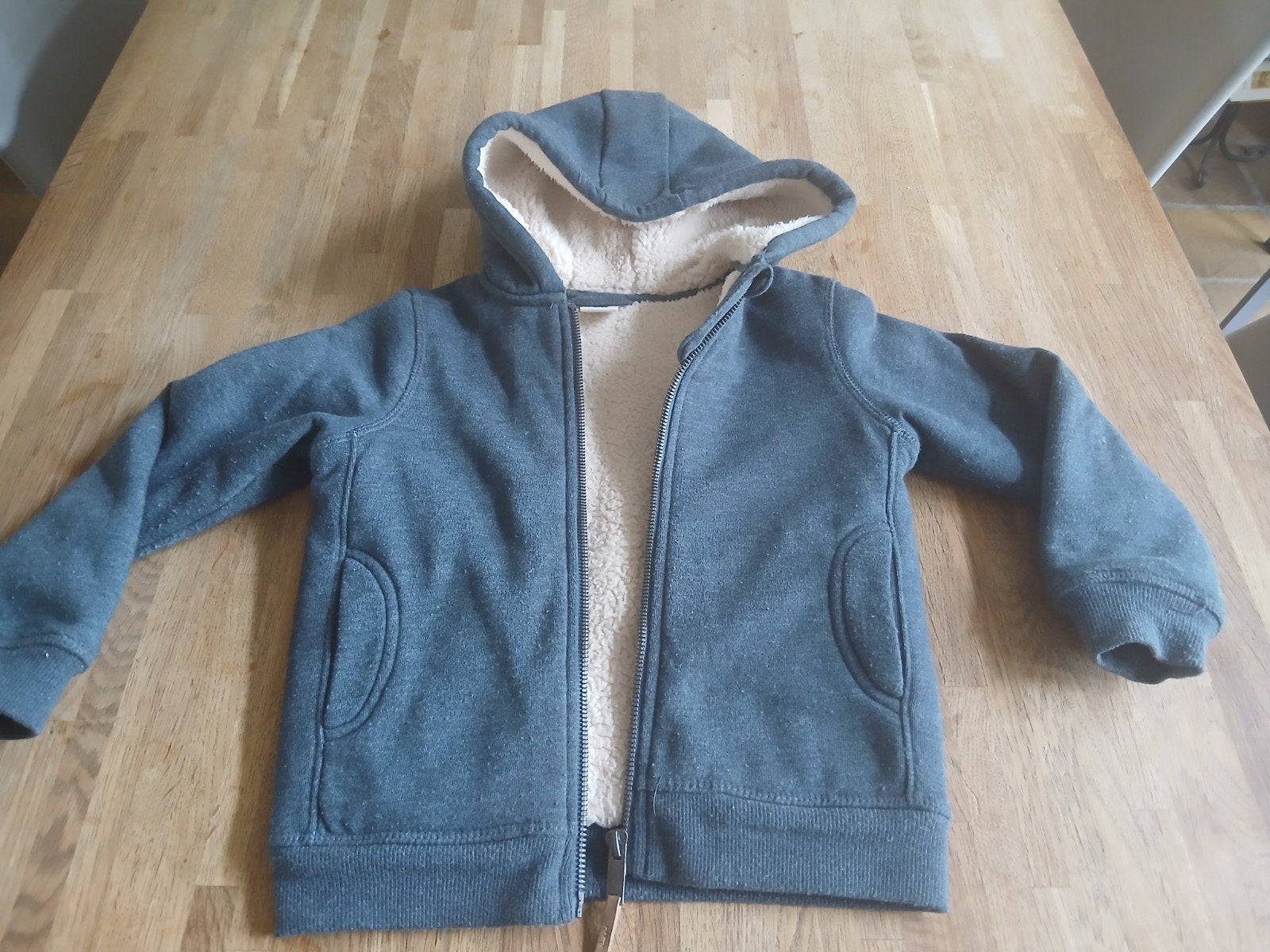 Warme hoodie met teddy voering voor kinderen, maat 110/116, Ophalen of Verzenden, Gebruikt, Onbekend, Jongen of Meisje