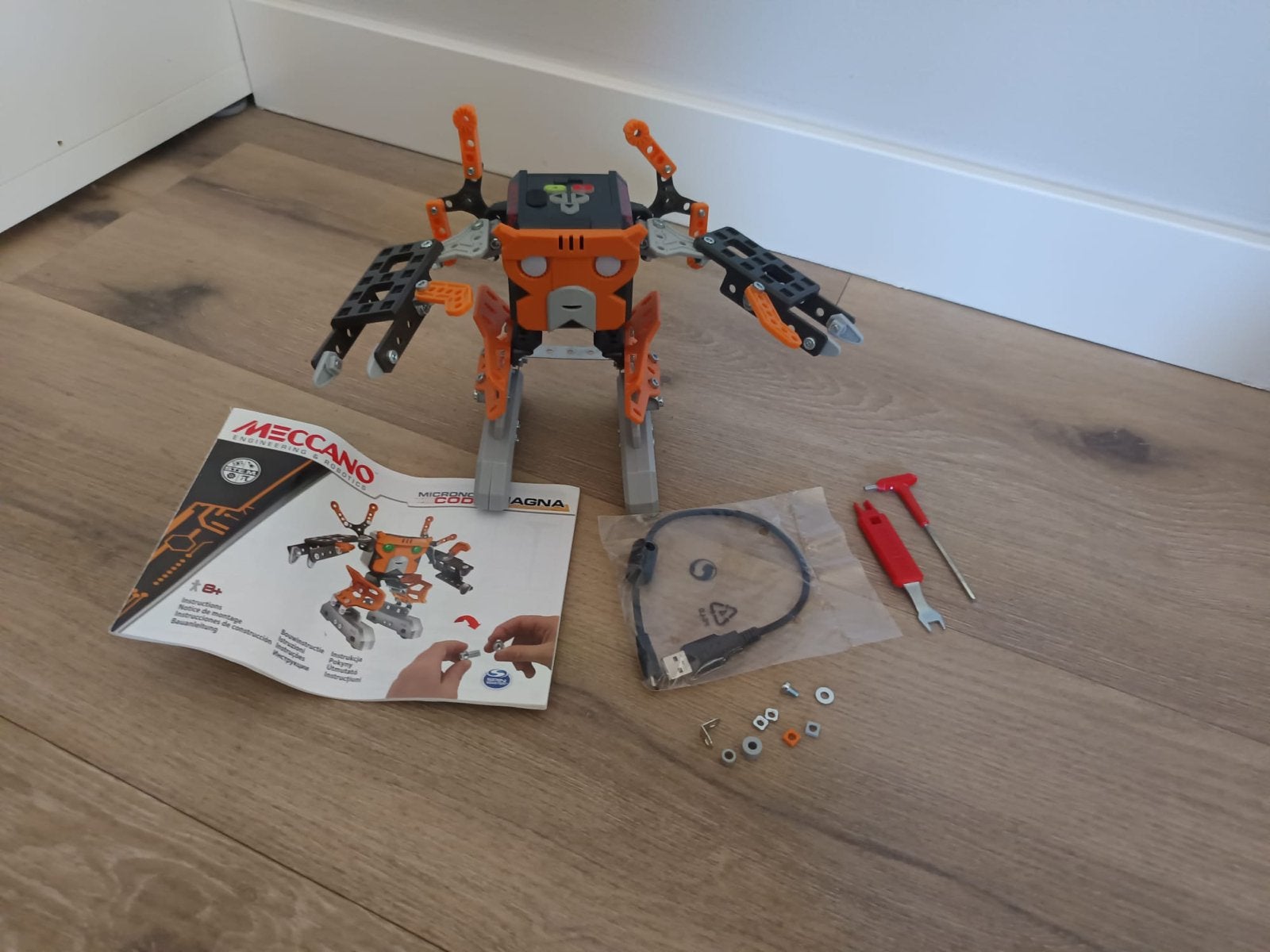 Meccano Micronoid Code Magna Robot - Zo goed als nieuw, Ophalen of Verzenden, Zo goed als nieuw, Bouwen, Met licht