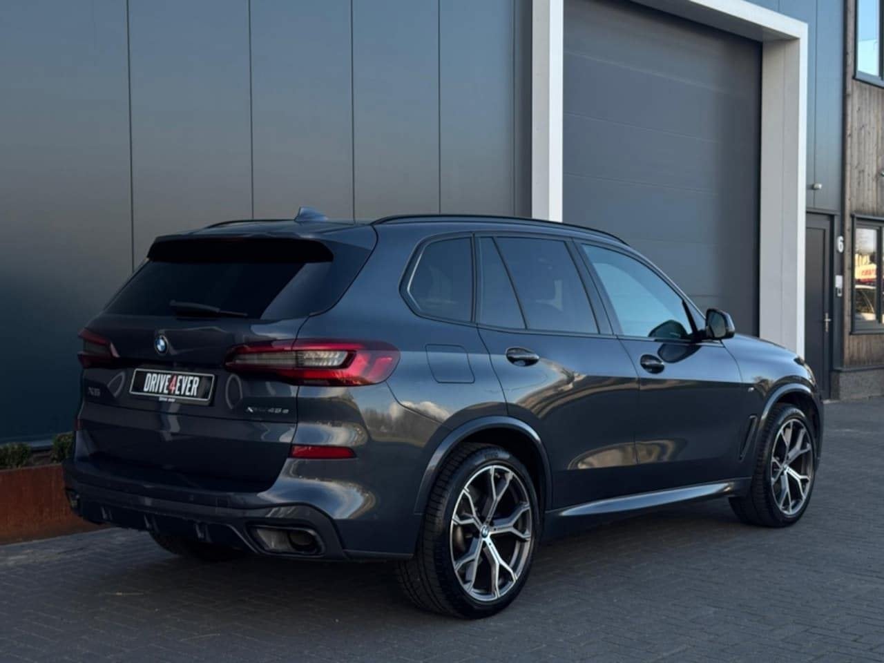 BMW X5 xDrive45e | M Pakket | Pano | Camera, Auto's, BMW, Automaat, Dealer onderhouden, Gebruikt, 394 pk