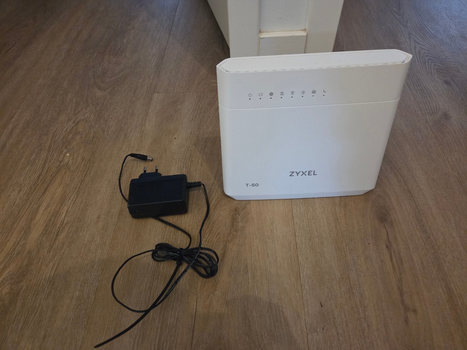 Zyxel T50 router, Ophalen of Verzenden, Zo goed als nieuw