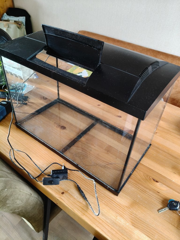 Aquarium met toebehoren, Ophalen, Zo goed als nieuw