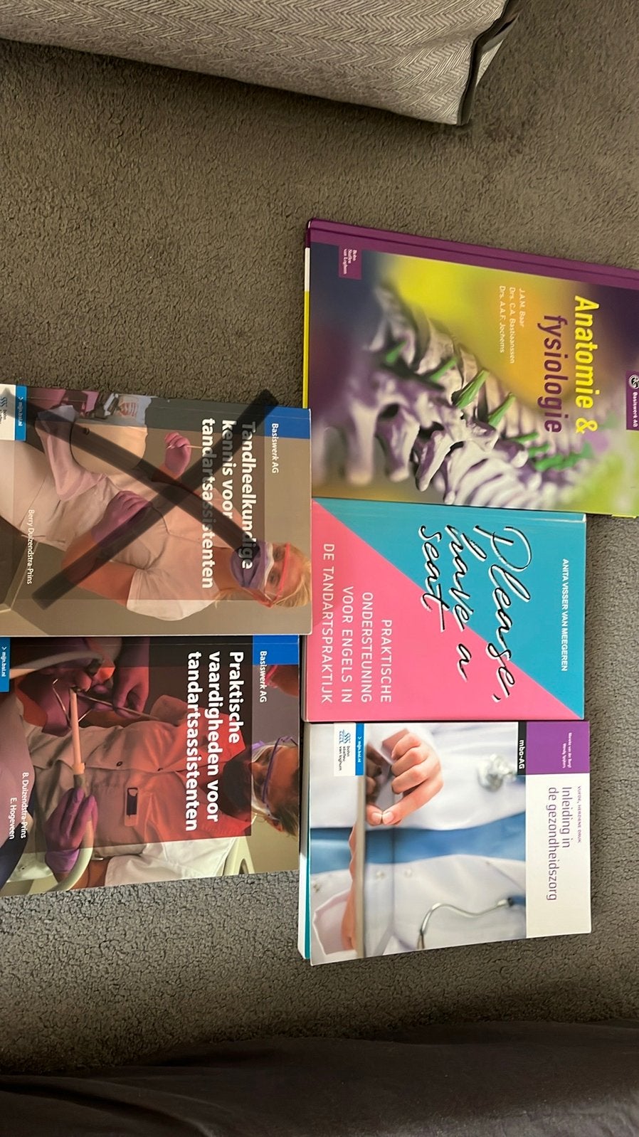Boeken opleiding Tandartsassistent MBO, Boeken, Ophalen of Verzenden, Zo goed als nieuw, Overige niveaus