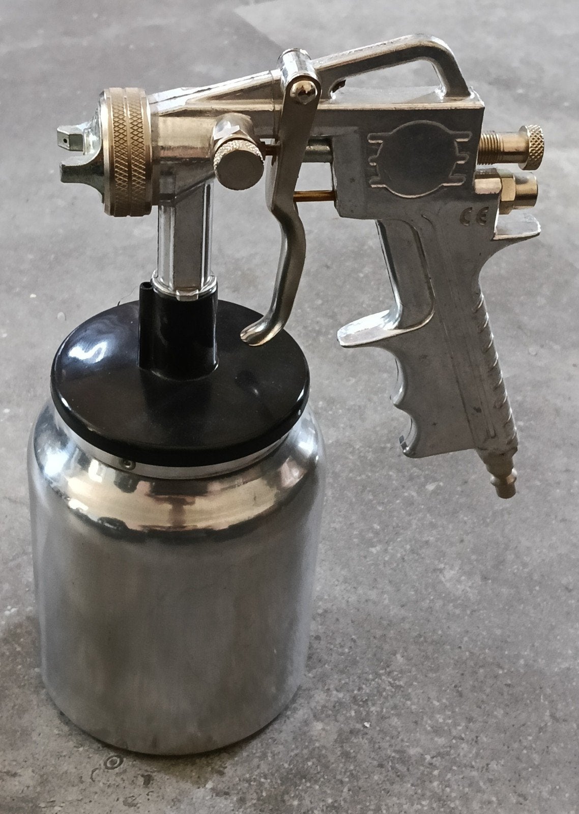 Nieuwe verfspuit met onderbeker - Made in Italy, Ophalen of Verzenden, Nieuw, Verfspuit of Verfpomp