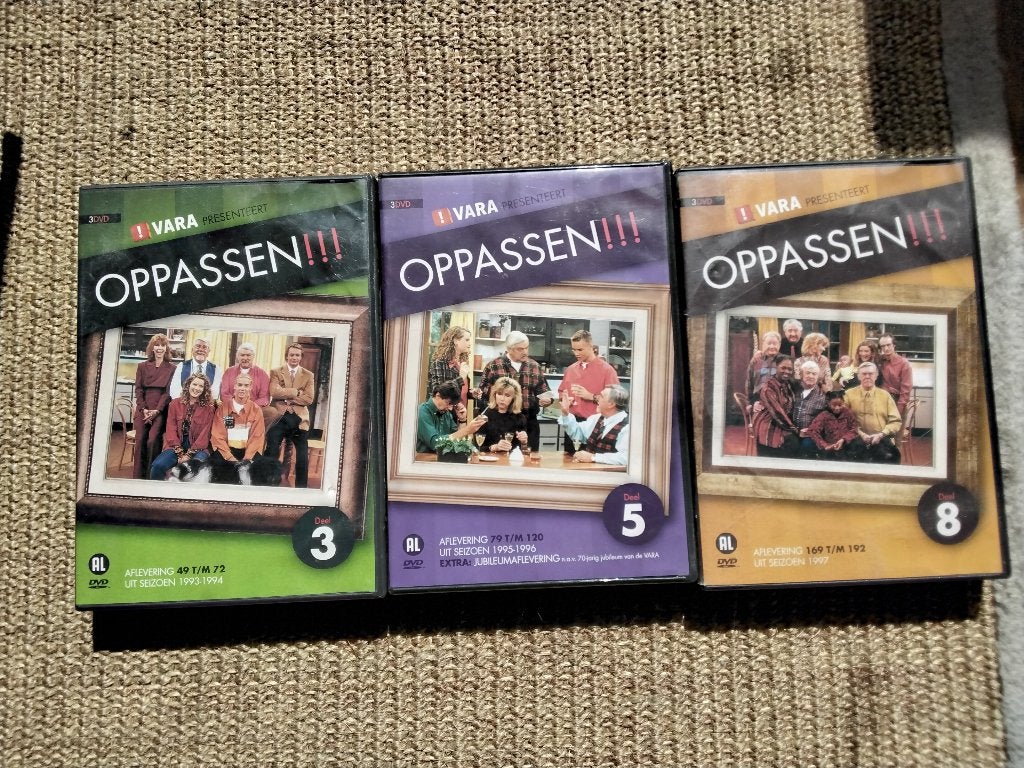Oppassen seizoen 3 5 en 8 compleet, 3 boxen, origineel, Alle leeftijden, Seizoen 5, Zo goed als nieuw, Komedie