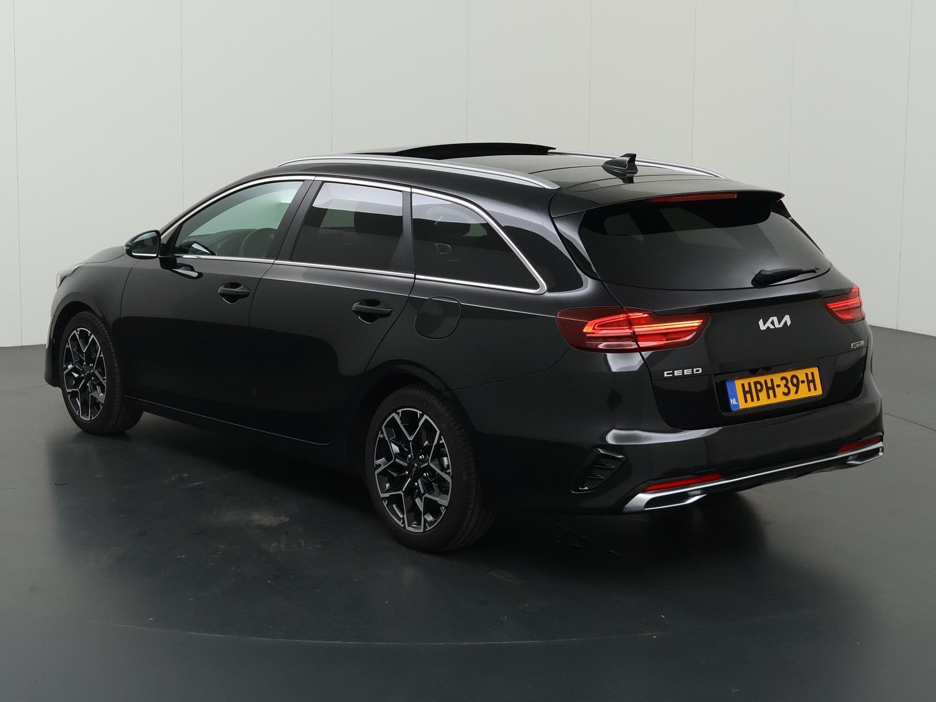 Foto 22 van Kia Ceed Sportswagon 1.5 T-GDi GT-Line | Panoramadak | Matri