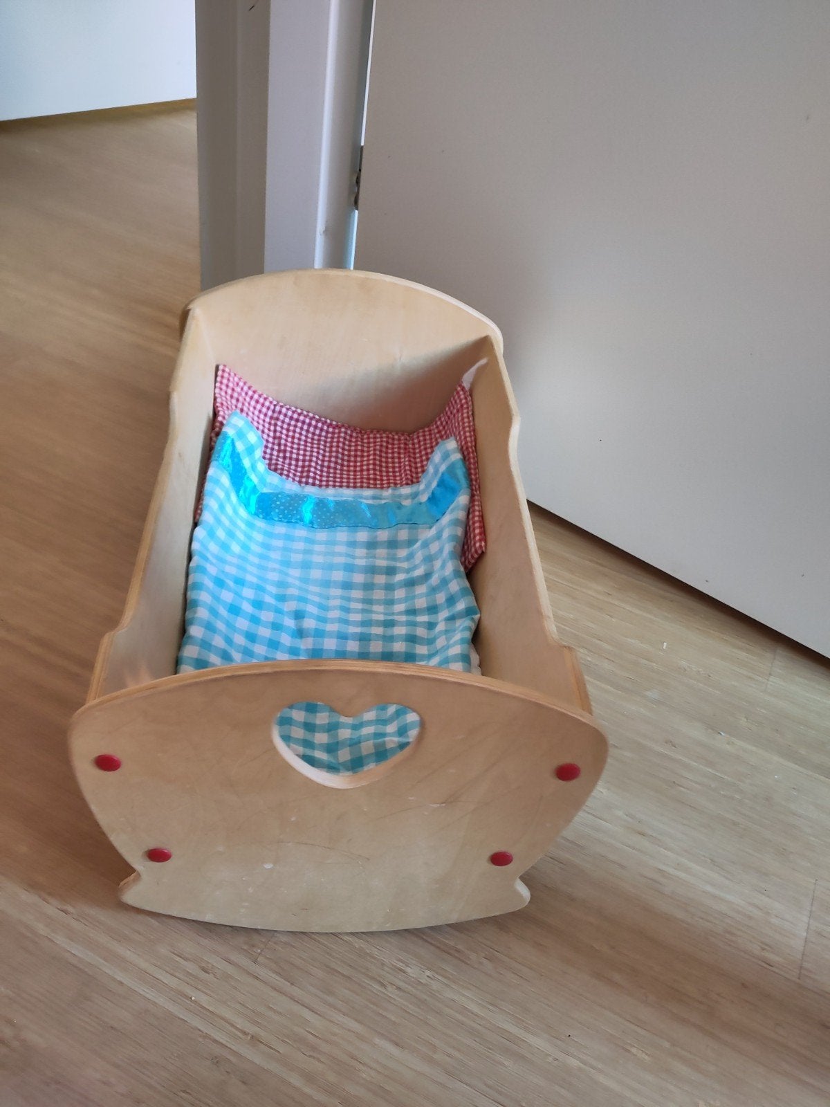 Houten poppenbedje met hartje, Ophalen, Gebruikt, Overige typen