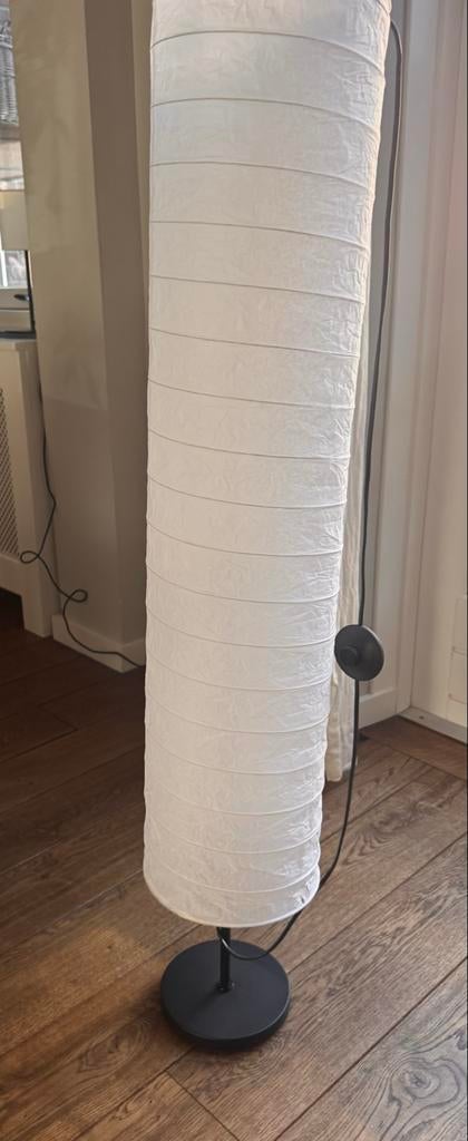 IKEA Vloerlamp - Witte Papieren Lampenkap, Huis en Inrichting, Lampen | Vloerlampen, Ophalen, Gebruikt, Stof, 150 tot 200 cm