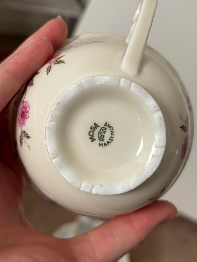 Mosa Maastricht kopjes en bordjes met bloemmotief, Antiek en Kunst, Ophalen of Verzenden
