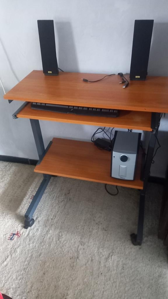 Smal computer tafeltje t.e.a.b., Huis en Inrichting, Kasten | Computermeubels, Ophalen, Gebruikt, Minder dan 40 cm, 70 tot 120 cm