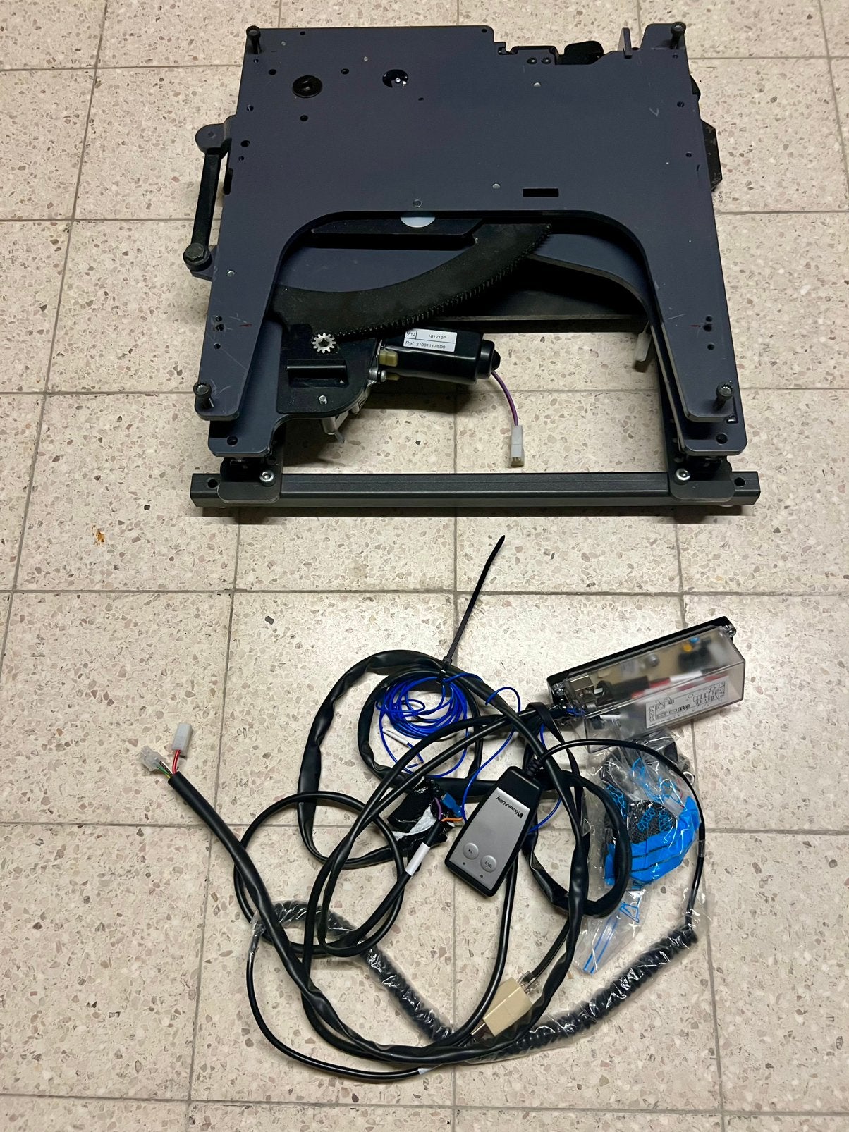 BraunAbility 2 draaiplateau’s  elektrisch en mechanisch !!, Auto-onderdelen, Ophalen, Nieuw