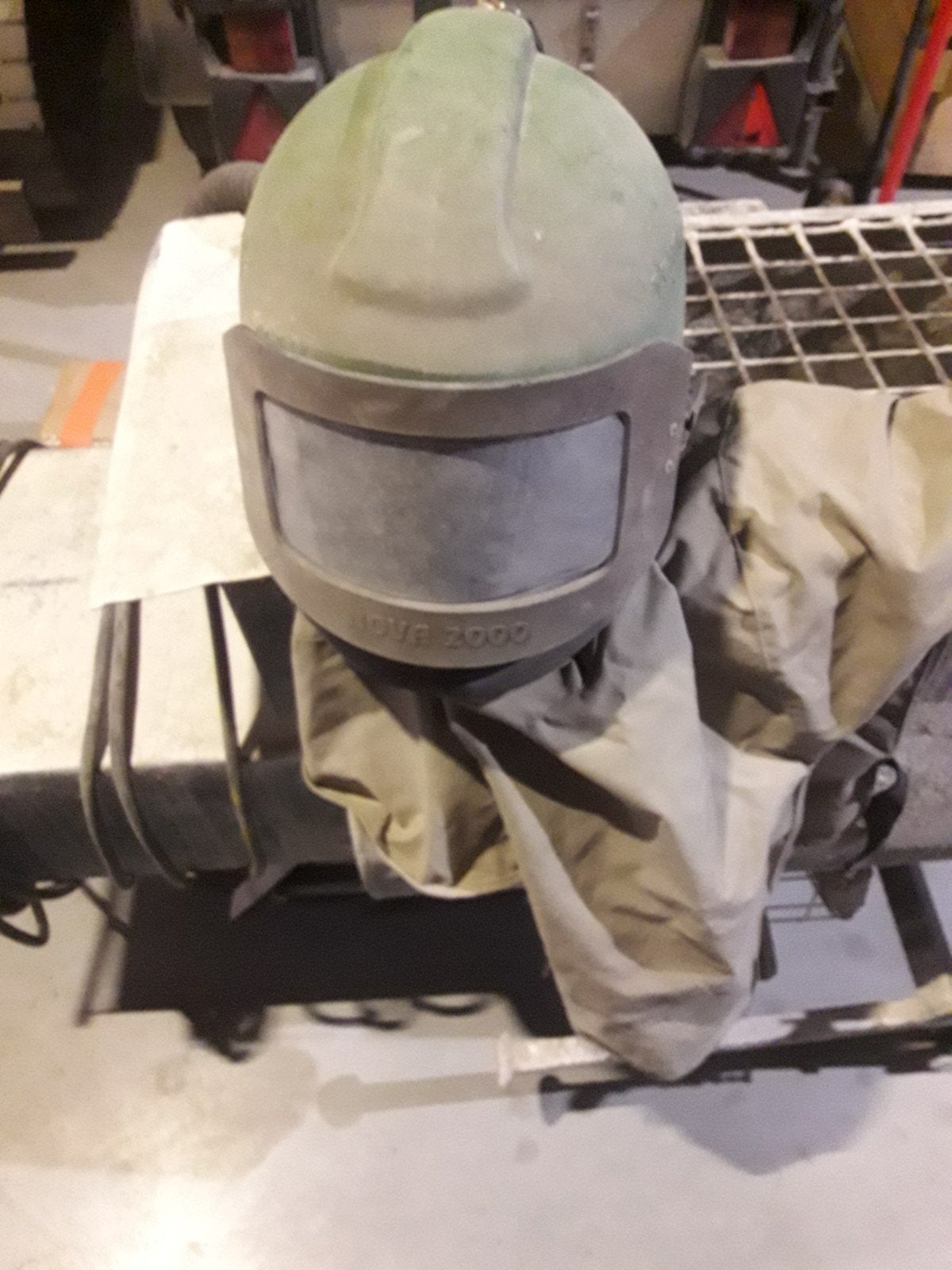 nova 2000 straalhelm, Ophalen, Afzuiger