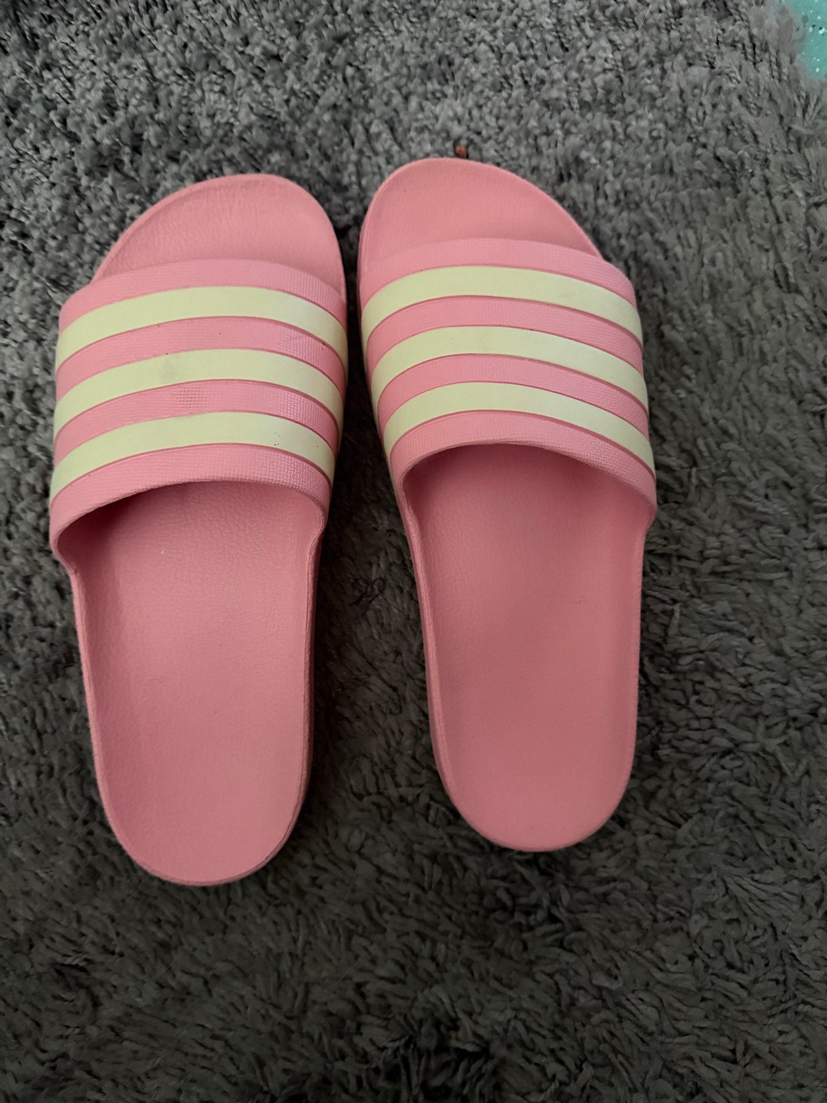 Adidas Adilette slippers roze met witte strepen, Ophalen of Verzenden, Gedragen, Roze, Slippers