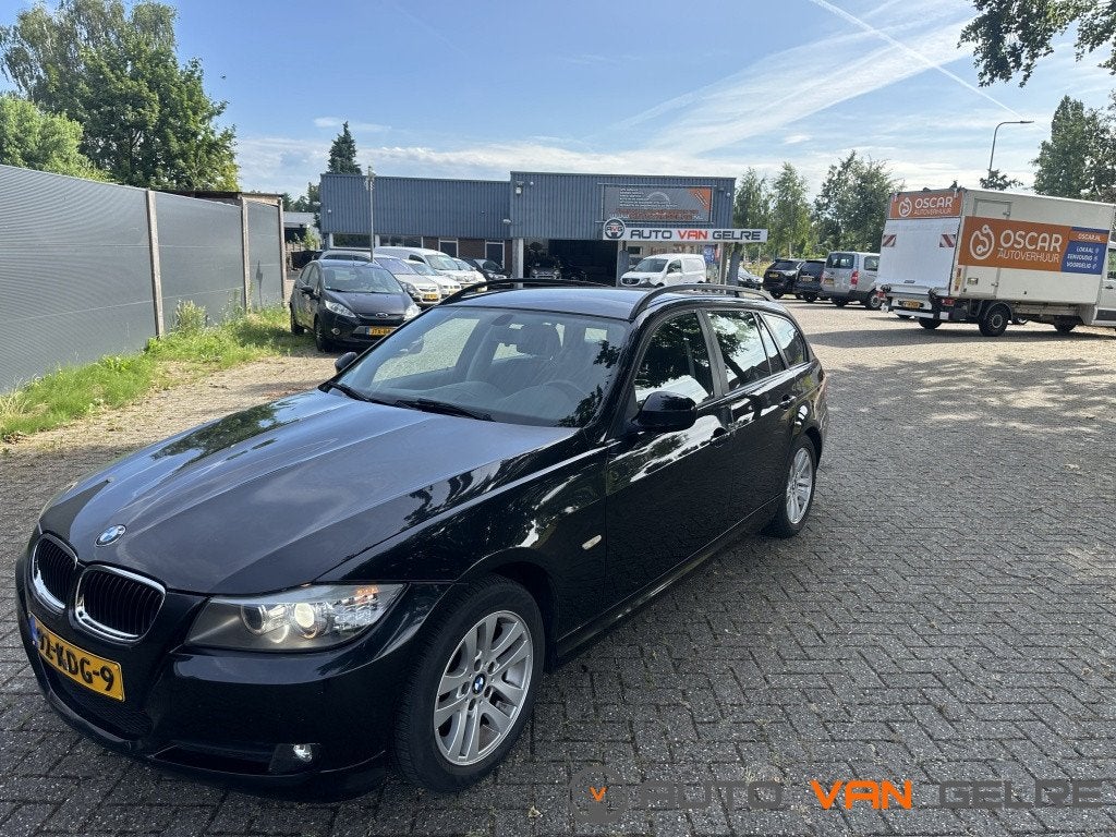 BMW 3 Serie Touring 316i Xenon Trekhaak Navi Cruise Clima Vo, Auto's, Gebruikt, 4 cilinders, Zwart, Origineel Nederlands