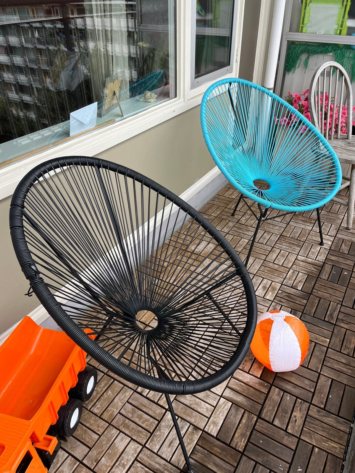 Twee Balkon of tuinstoelen / Two balcony or garden chairs, Ophalen, Gebruikt, Kunststof