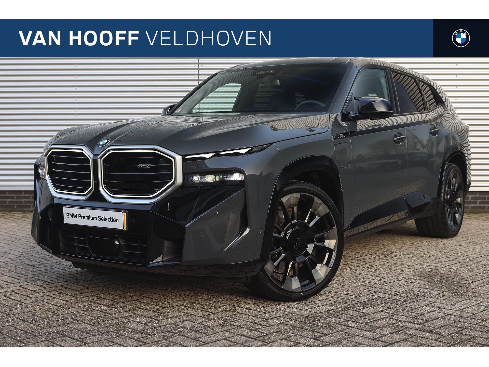 BMW XM 50e High Executive Automaat / Trekhaak / Soft-Close /, Auto's, BMW, Gebruikt, Zwart, Met garantie (alle), 23 km/l